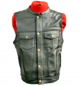 Biker-Kutte (Weste, Button-Vest) aus Rindleder mit kleinem Stehkragen messingfarbenen Druckknöpfen, Rückenprotektortasche und seitlichen Reißverschlüssen