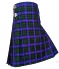 Schottischer Kilt in den Farben des Scottish National Tartan Armstrong